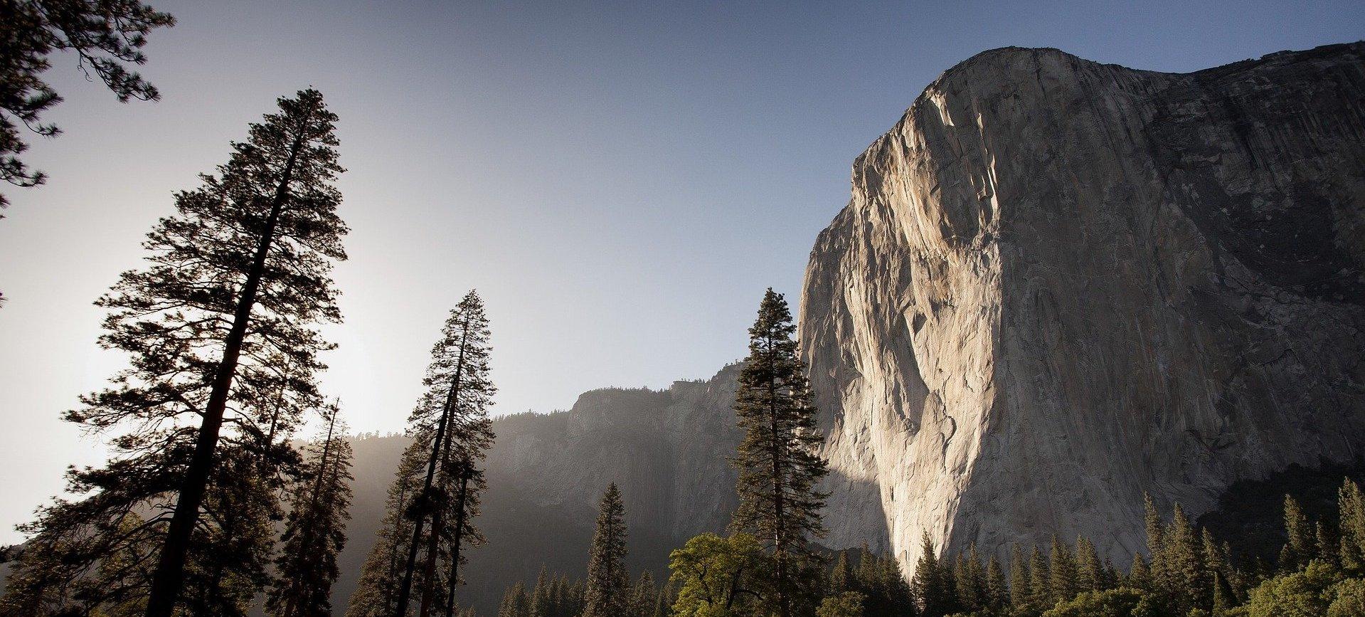 Photo of Yosemite half dome rock